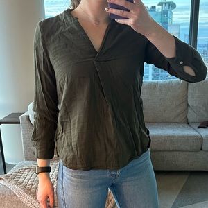 Old Navy size M women’s shirt